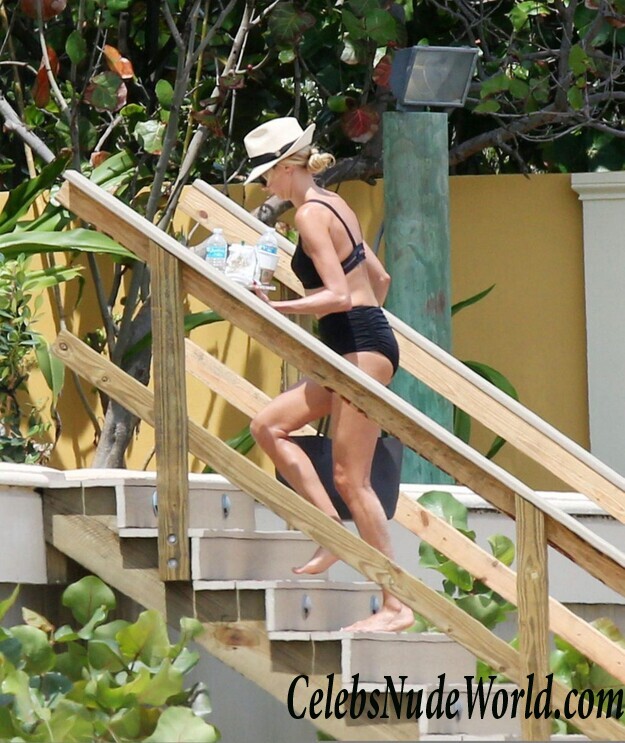 Kimberly Stewart Bikini 118512
