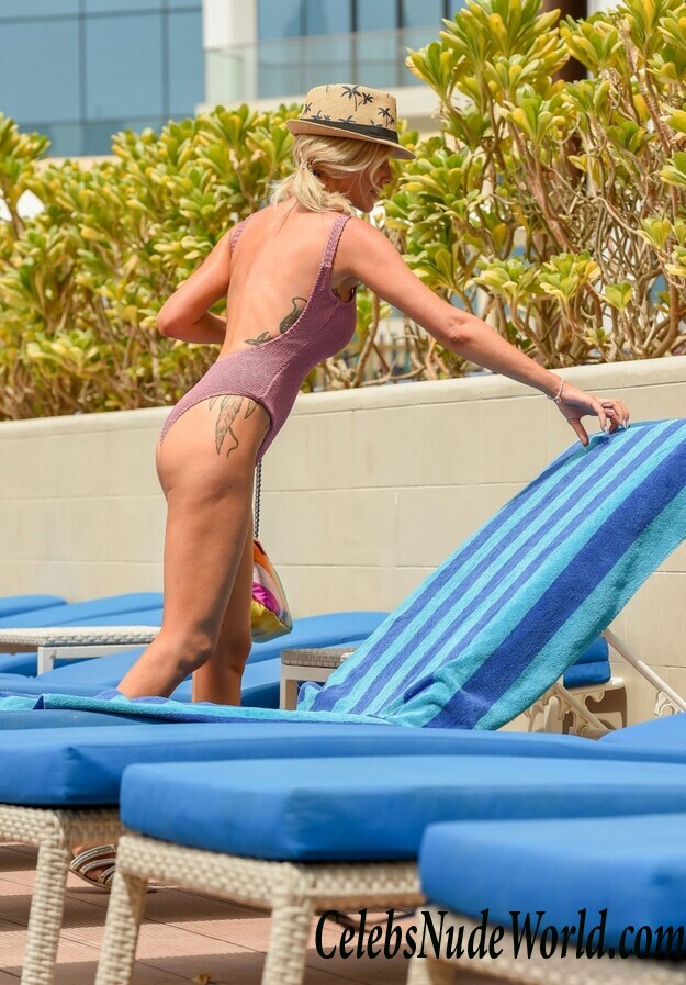 Laura Anderson Swimsuit 119712