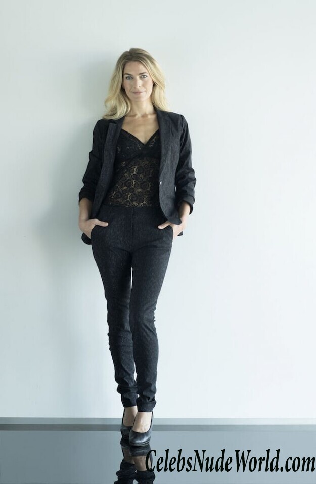 Laura Bach Sexy 119979