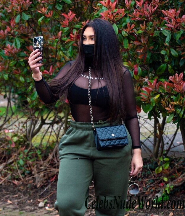 Lauren Goodger Sexy 120118