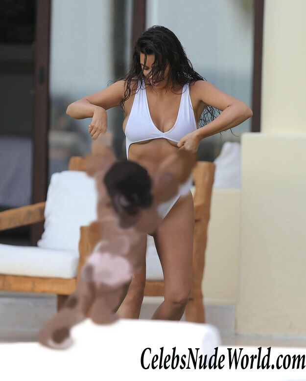 Sexy Photos of Kim Kardashian 120340