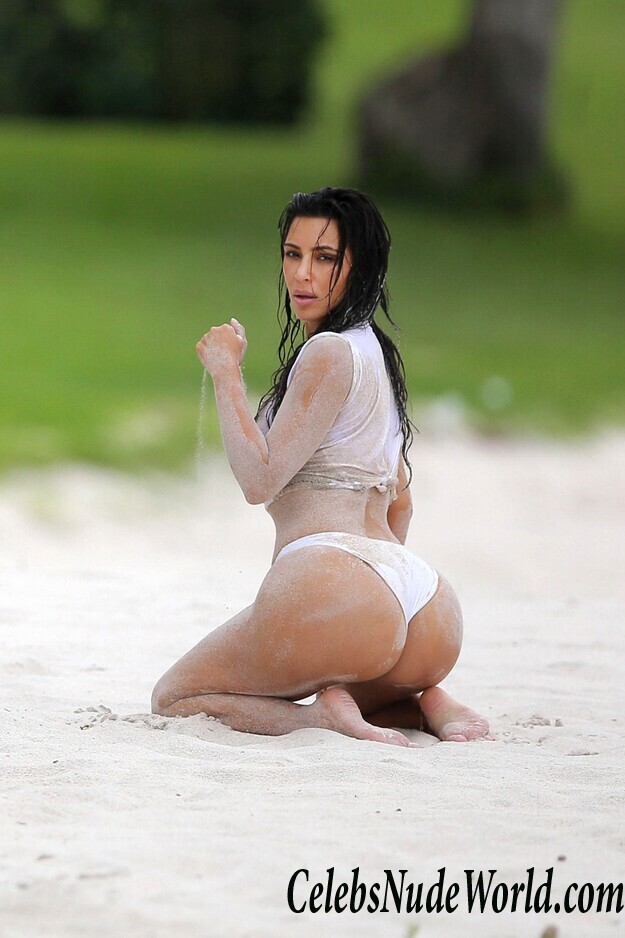 Sexy Photos of Kim Kardashian 120347
