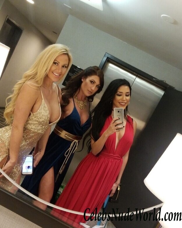 Kindly Myers Nude 120428