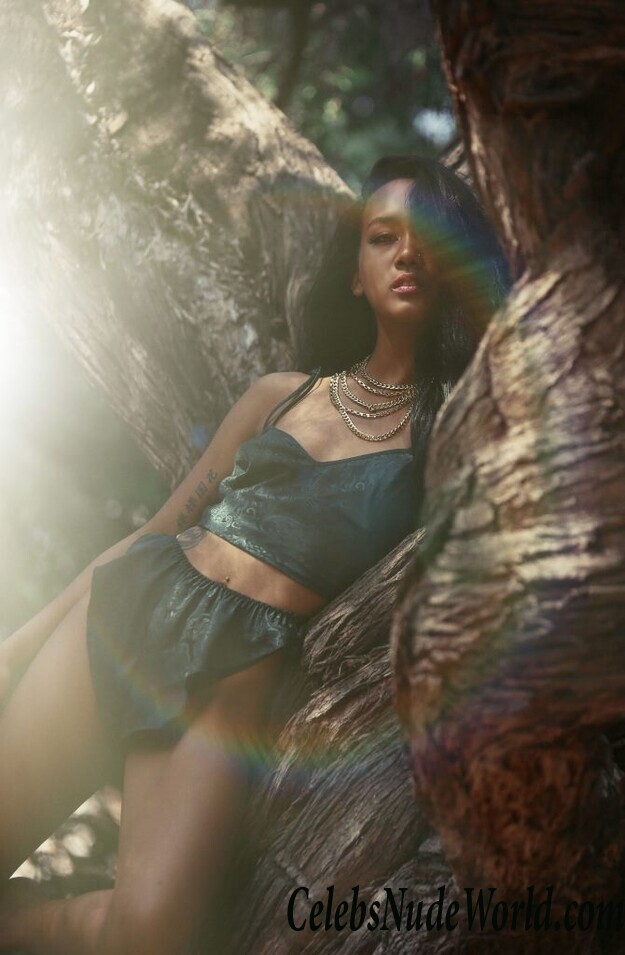 Lailanni Hussein Topless 120564