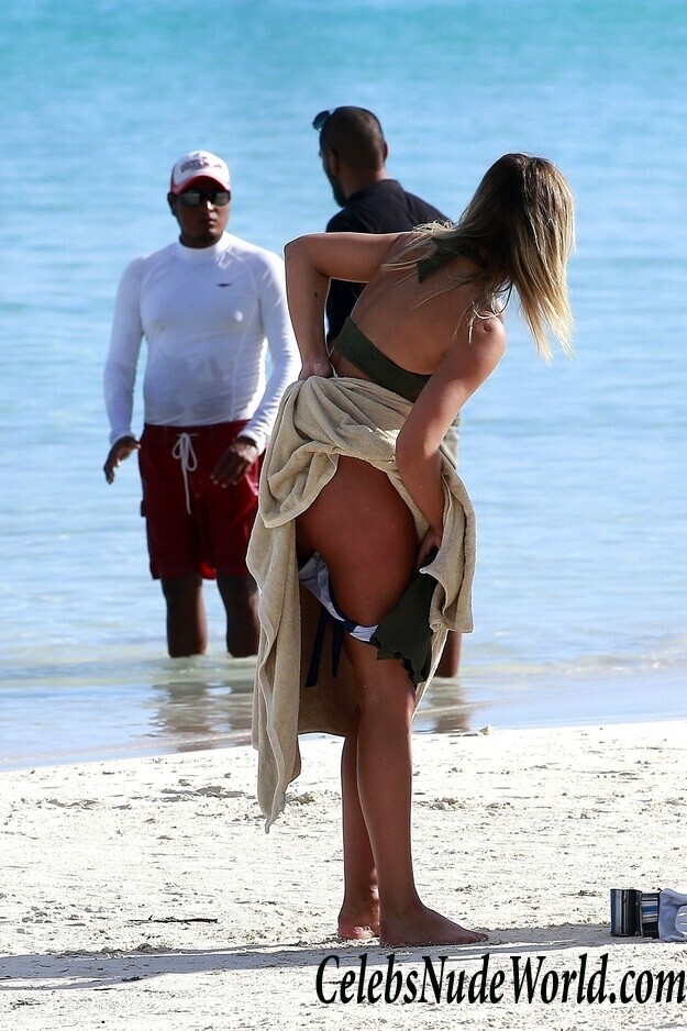 Kristina Mendonca Sexy 120622