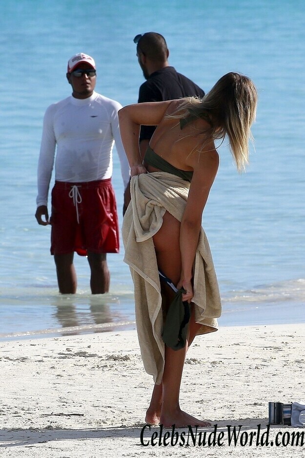 Kristina Mendonca Sexy 120636