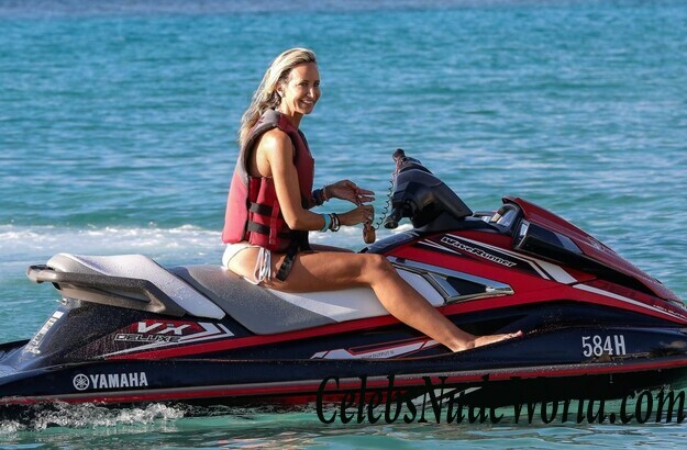 Lady Victoria Hervey Bikini 120761