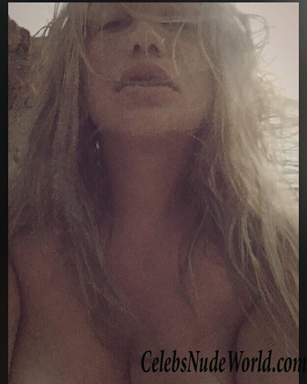 Kesha Topless Photos 120865