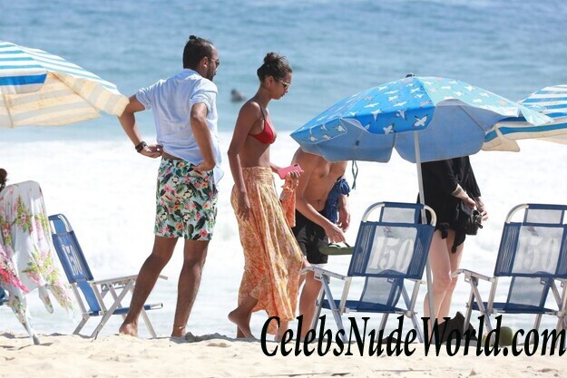 Lais Ribeiro Bikini 120984