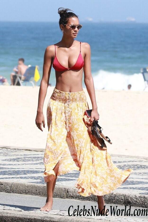 Lais Ribeiro Bikini 120989