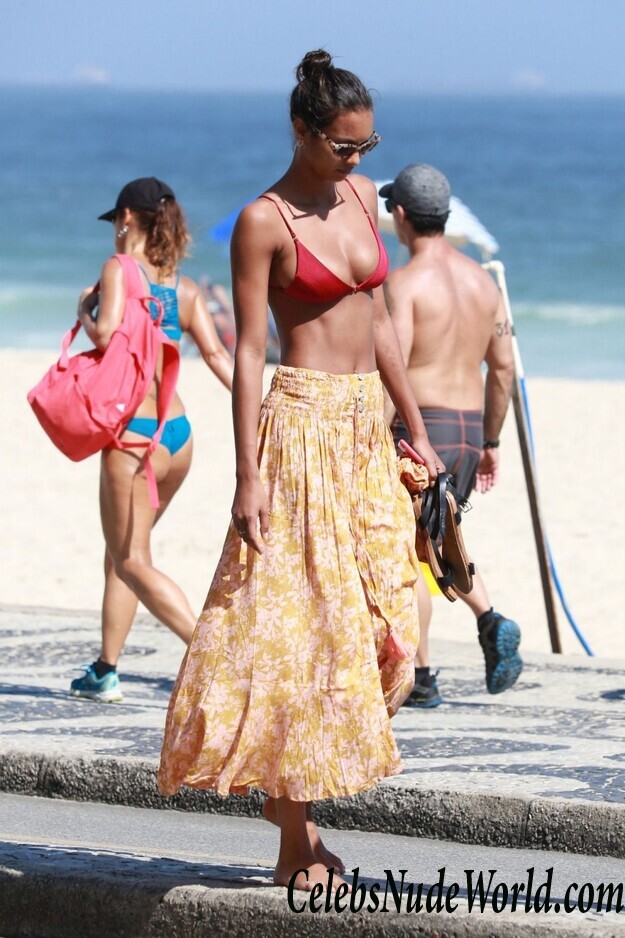 Lais Ribeiro Bikini 120991