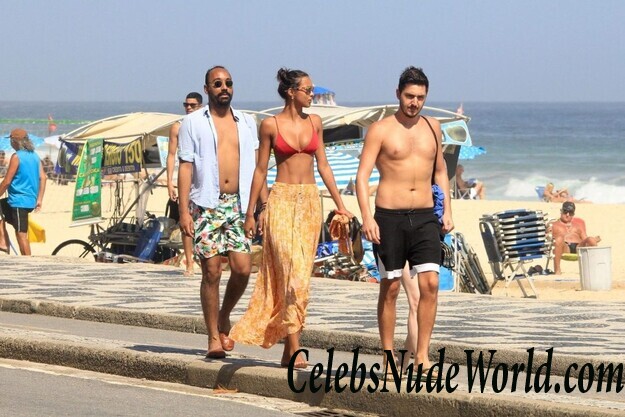 Lais Ribeiro Bikini 120996