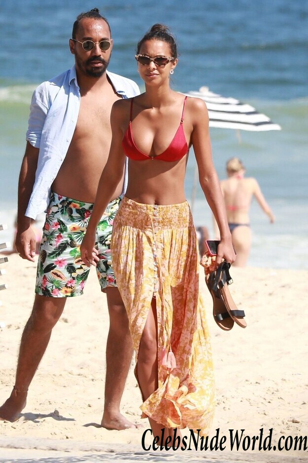 Lais Ribeiro Bikini 121013