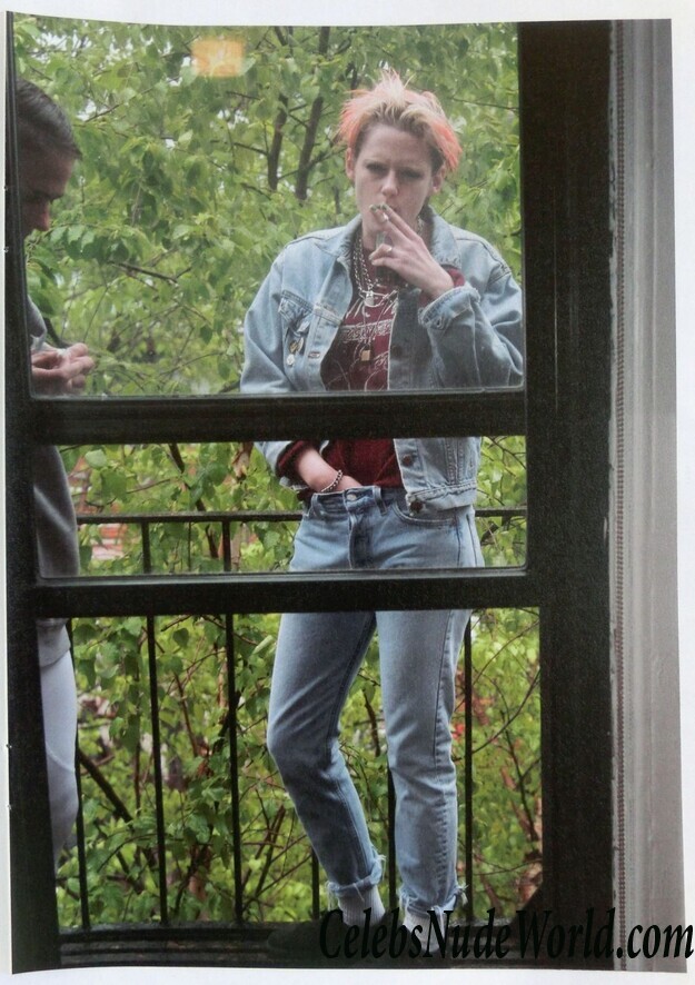 Kristen Stewart Topless 121277