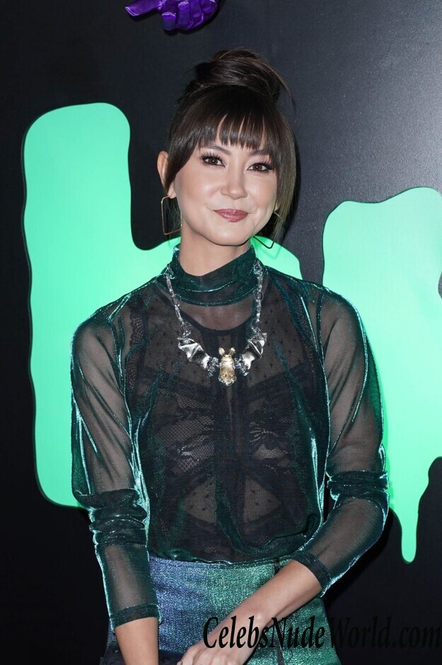 Kimiko Glenn See Through 121415