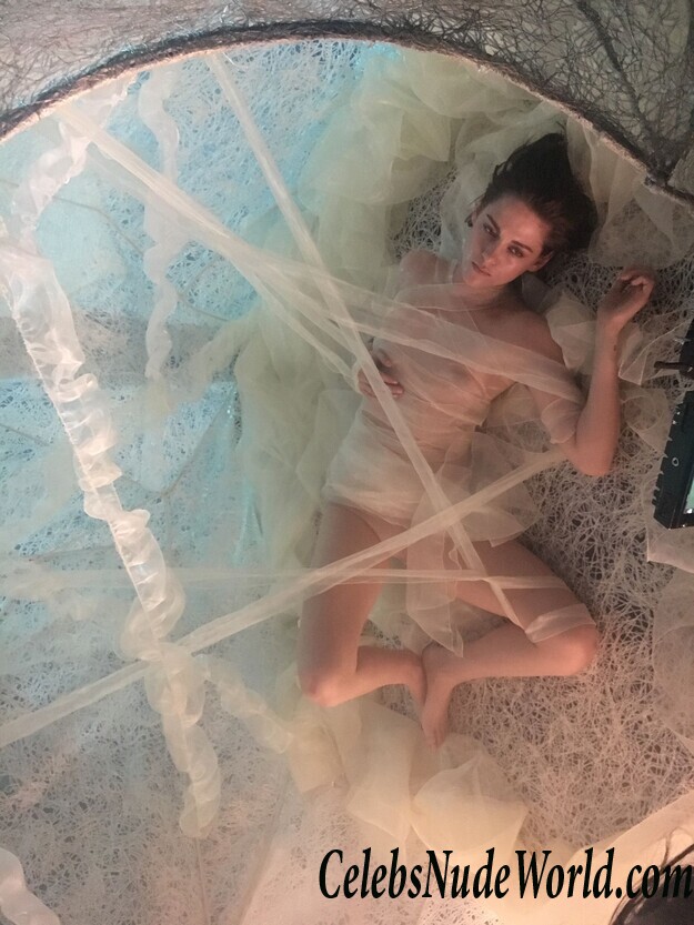 Kristen Stewart LEAKS 121422