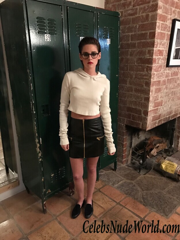 Kristen Stewart LEAKS 121425