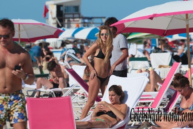 Madison Louch Sexy 122031