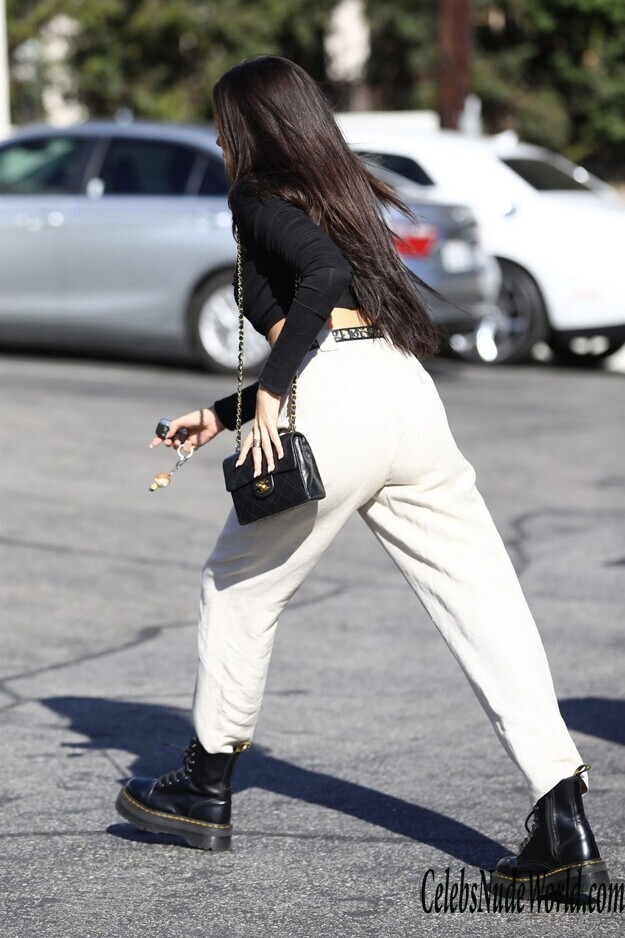 Madison Beer Cleavage 122615