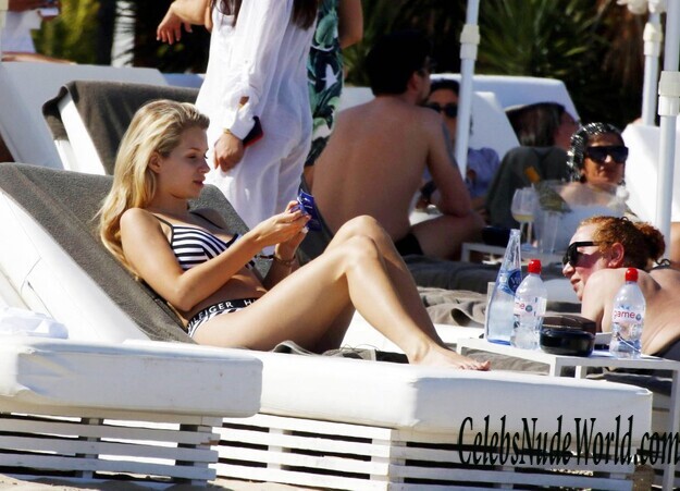 Lottie Moss Sexy 122724