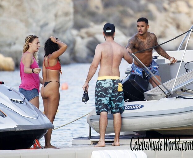 Leigh Anne Pinnock Sexy 123005