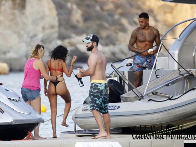 Leigh Anne Pinnock Sexy 123006