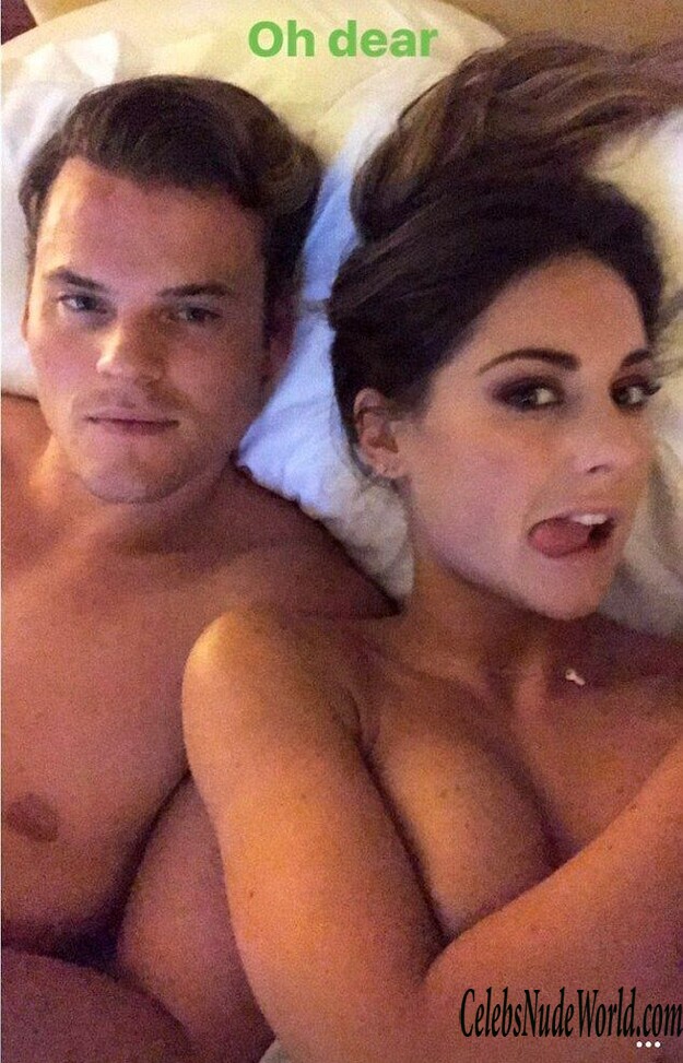 Louise Thompson Topless 123265