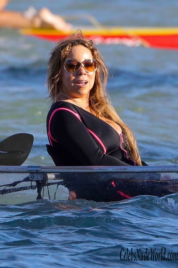 Mariah Carey Cleavage 123297