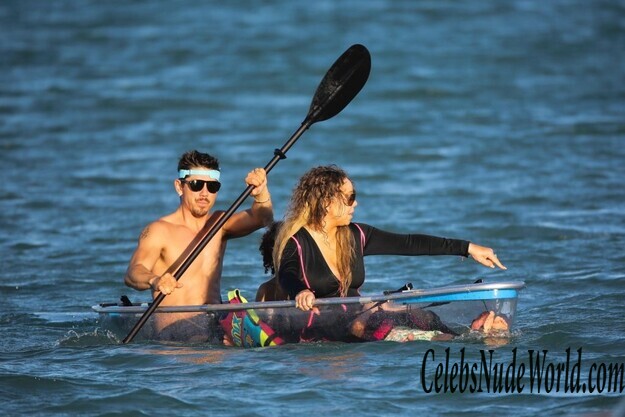 Mariah Carey Cleavage 123310