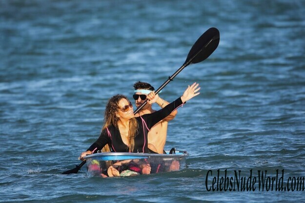 Mariah Carey Cleavage 123318