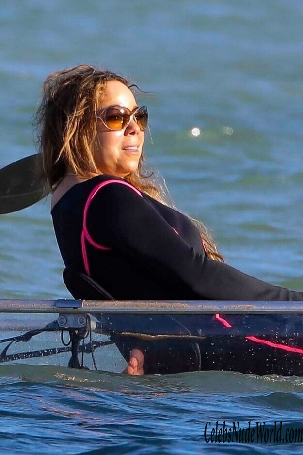 Mariah Carey Cleavage 123323