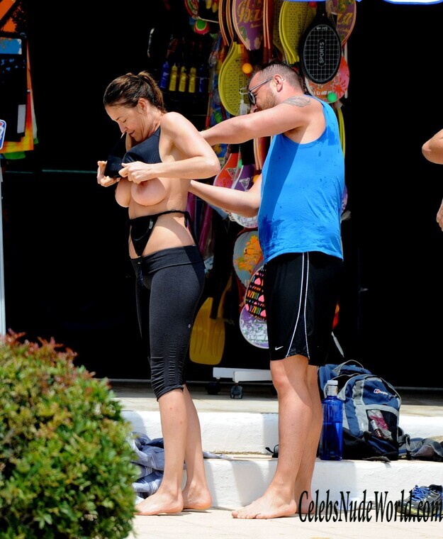 Lisa Snowdon Topless Photos 123486
