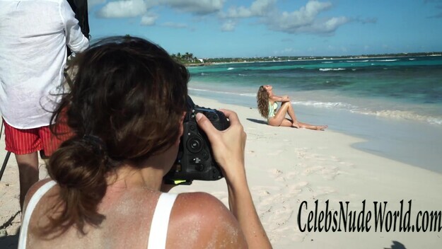 McKenna Berkley Sexy Photos 123511