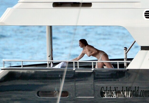 Lily Cole Topless 123804