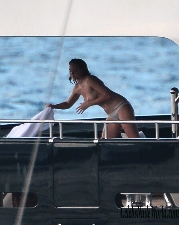 Lily Cole Topless 123819