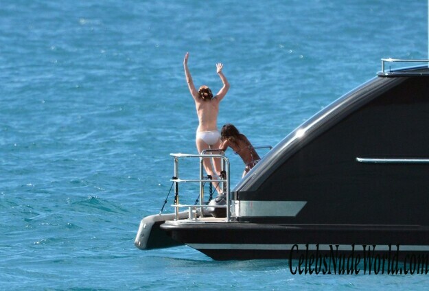 Lily Cole Topless 123842