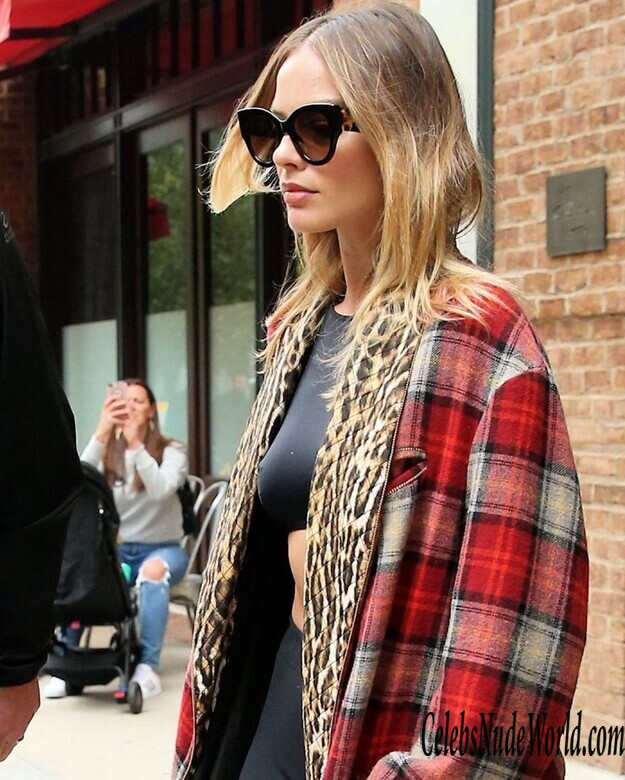 Margot Robbie Pokies 123847