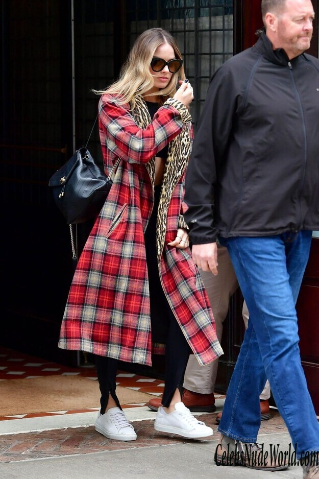 Margot Robbie Pokies 123850