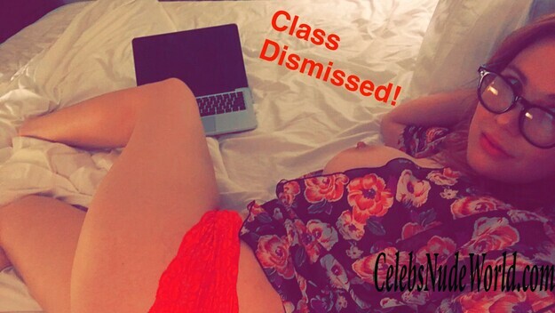 Braless Photos of Maitland Ward Baxter 123941