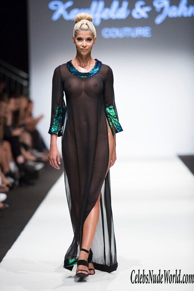 Sexy photos of Micaela Schaefer 124022