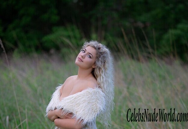 Meredith VanCuyk Hot 124064