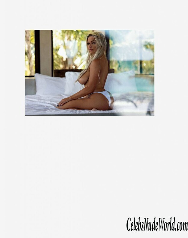 Lindsey Pelas Nude 124101