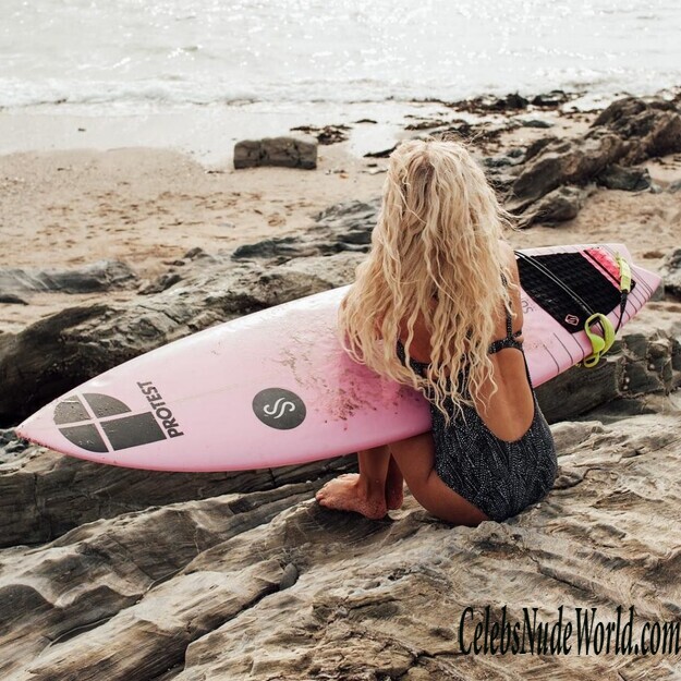 Lucie Donlan Hot 124256