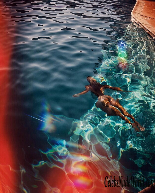 Lucette Van Beek Naked 124679