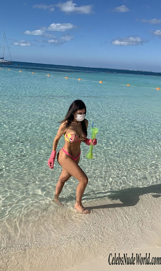 Liziane Gutierrez Bikini 124858