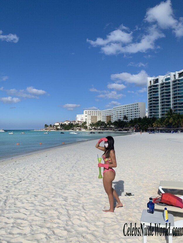 Liziane Gutierrez Bikini 124859