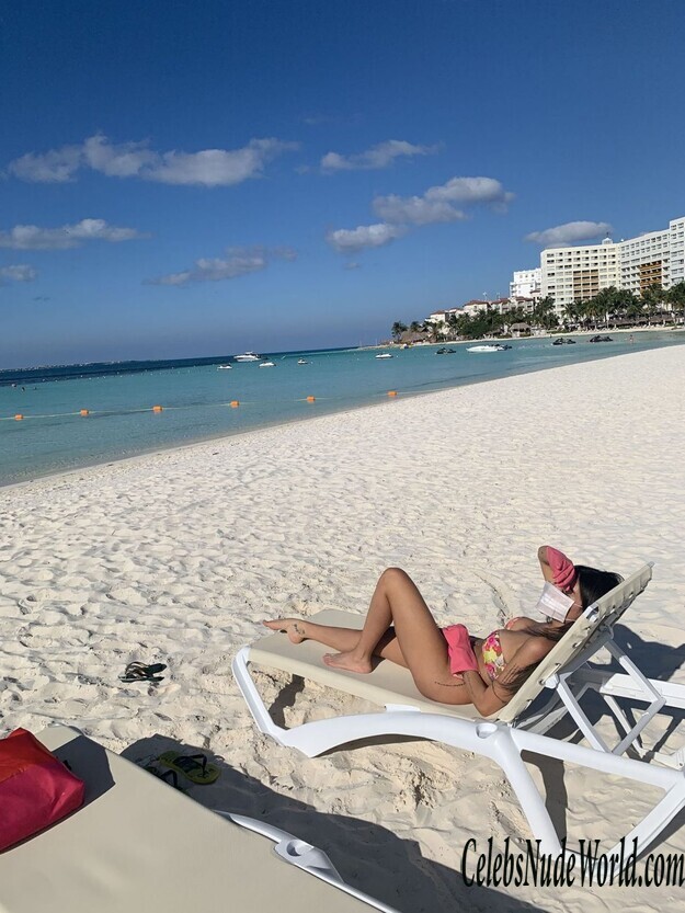 Liziane Gutierrez Bikini 124860