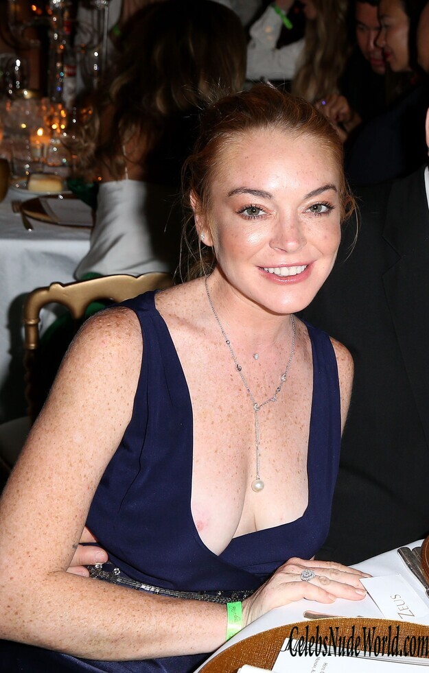 NipSlip Photos of Lindsay Lohan 124973