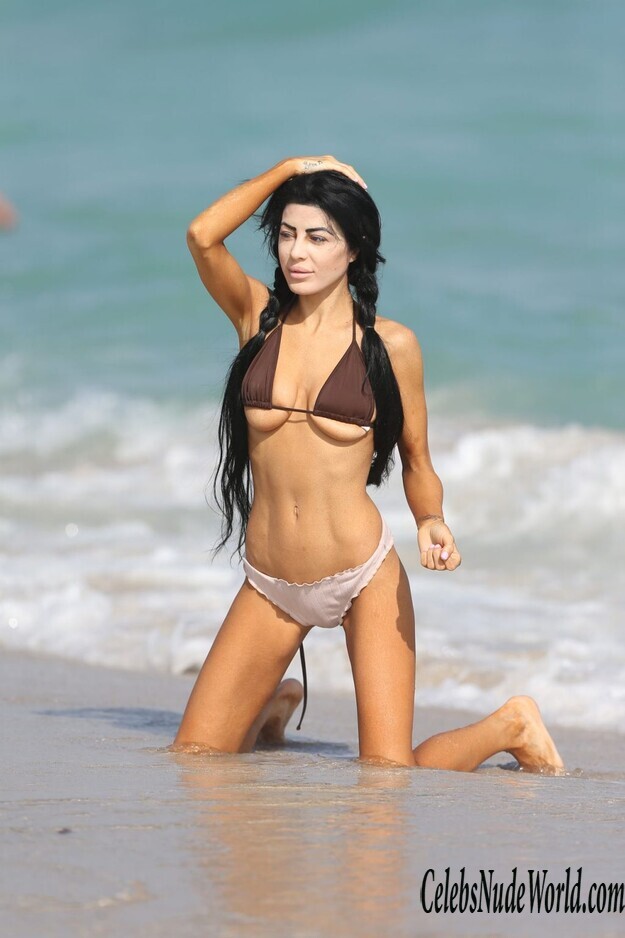 Melissa Howe Topless 125004