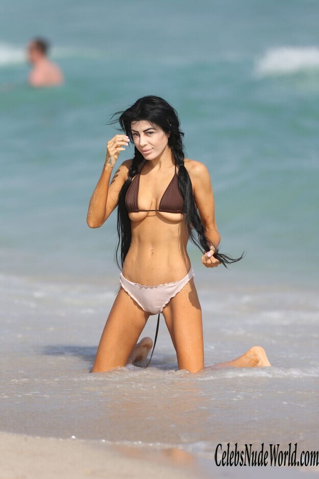 Melissa Howe Topless 125005